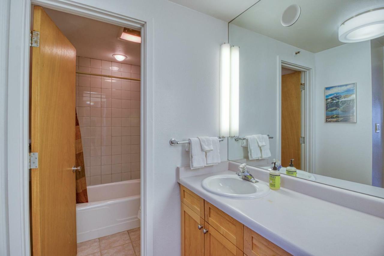 1 Bath Studio Apartment In סנואומאס ווילג' מראה חיצוני תמונה